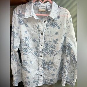 Alfred Dunner White and Blue lightweight Floral Shirt w sequins. 100% cotton.